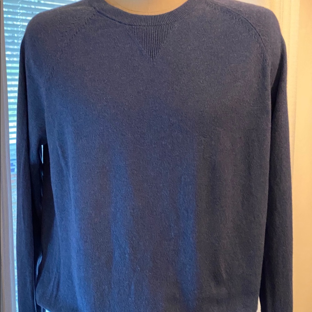 Gap sweater